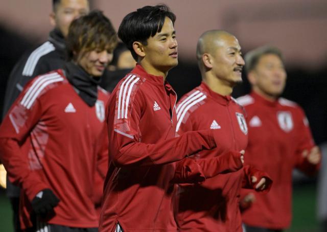 实时体育资讯-久保健英:任意球破门非易事 巴萨经历有助适应433